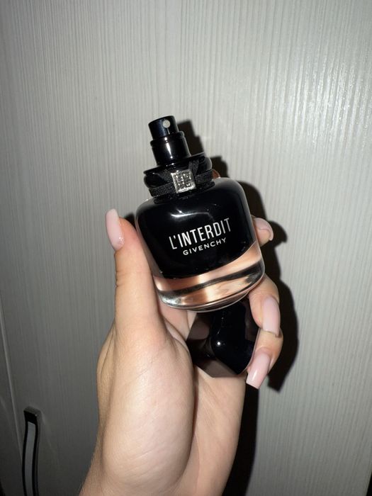 Продаю духи GIVENCHY  l’interdit absolu