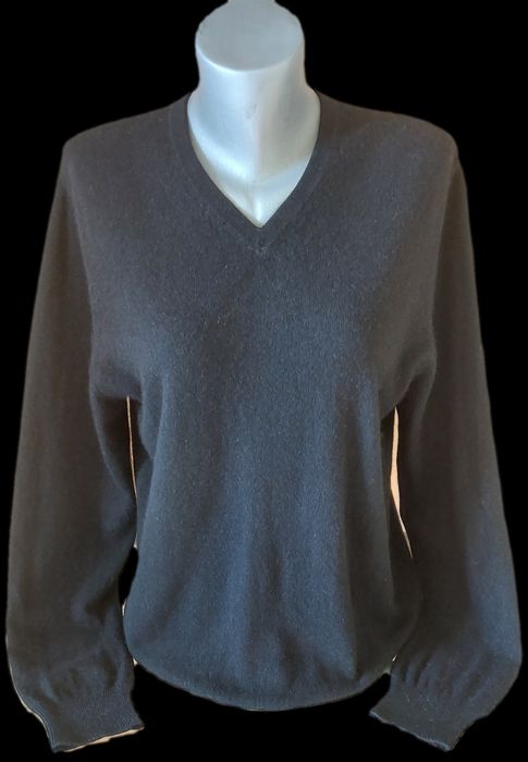 Дамски пуловер .100%кашмир.размер XL