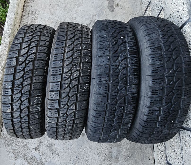 Бусови гуми 215 75 R 16 C  / 4бр.