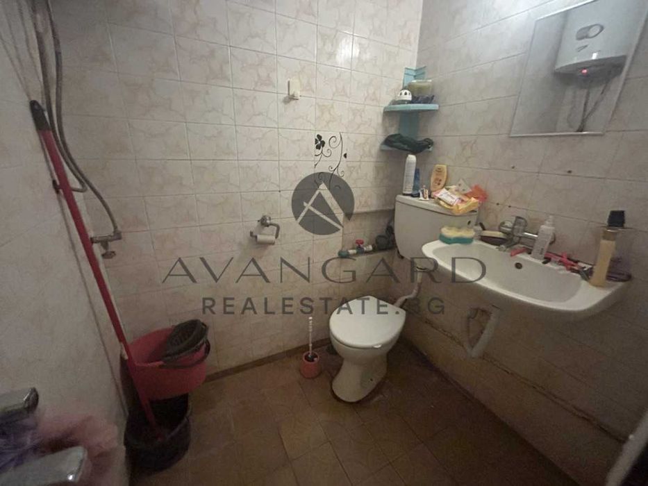 Продава се Двустаен апартамент в Пловдив, Център - 47 кв.м за 1575 €/кв.м - Снимка #2