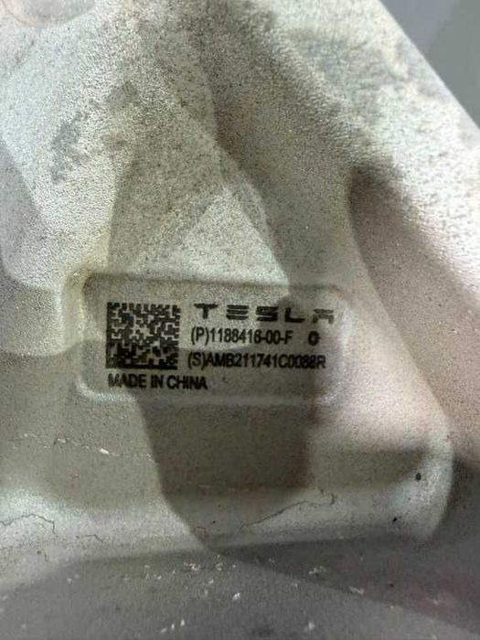 Fuzeta dreapta spate cu rulment NOUA 1188416-00-F Tesla Model 3 (5YJ3)