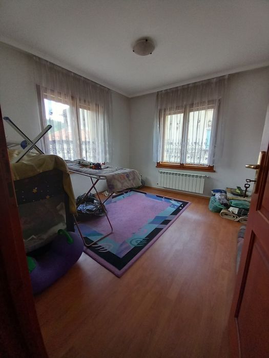 Двуетажна къща в гр.Троян