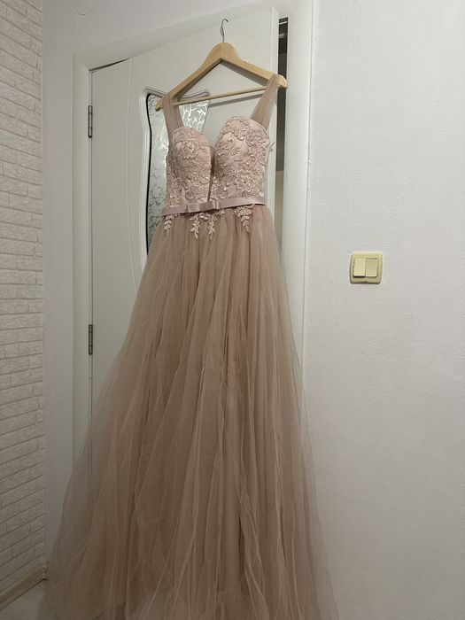 Официална  рокля