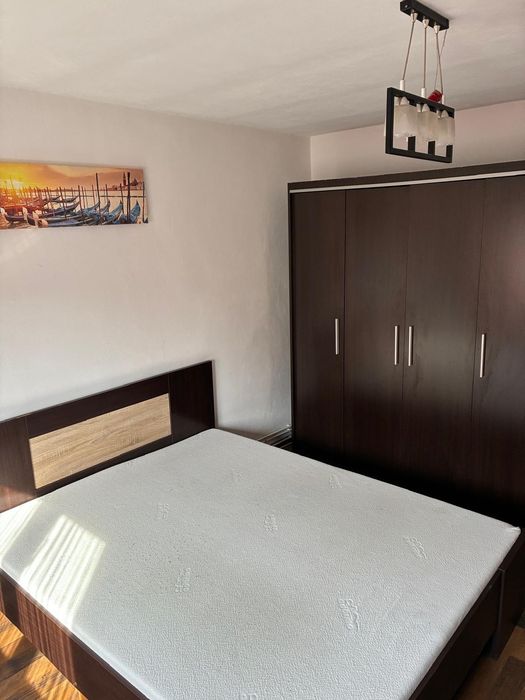 Închiriez garsoniera