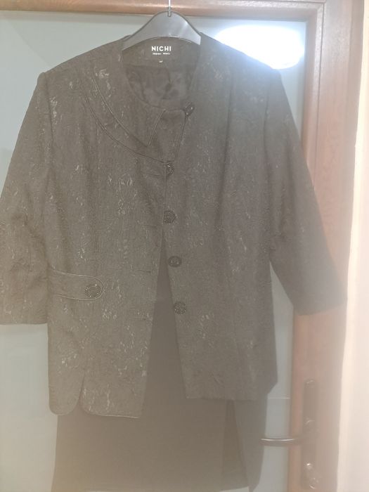 Costumas femei cu taior fusta si rochie