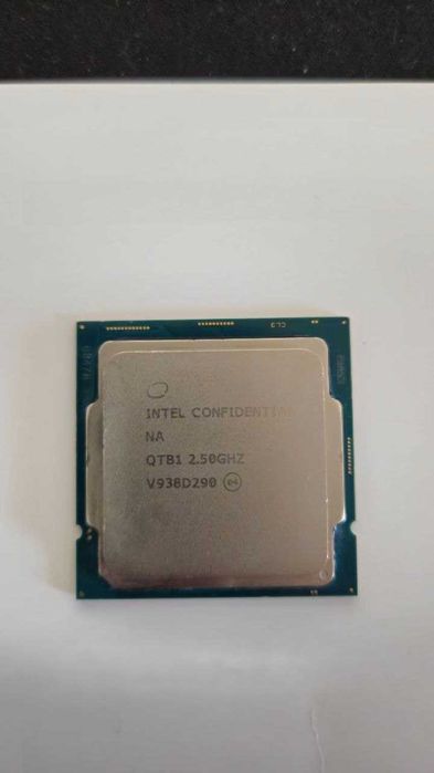Инженерный образец 10-ядерного процессора Intel Core i9-10900