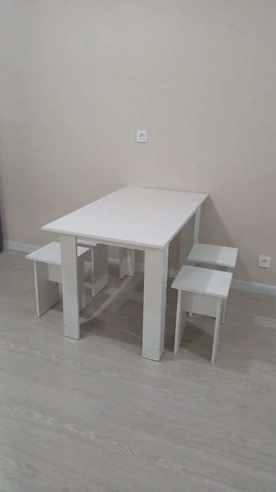Стол кухонный (из ЛДСП)