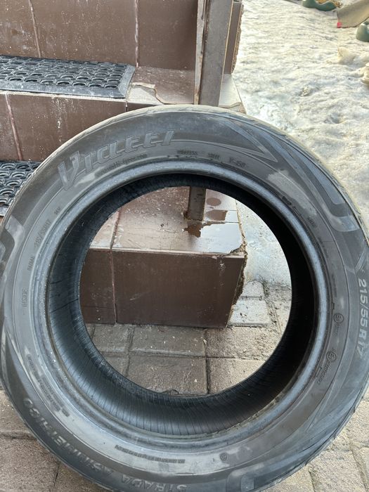 Продам шины 215/55/R17