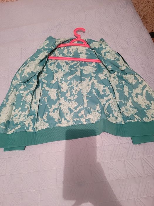 Ветровка  продам