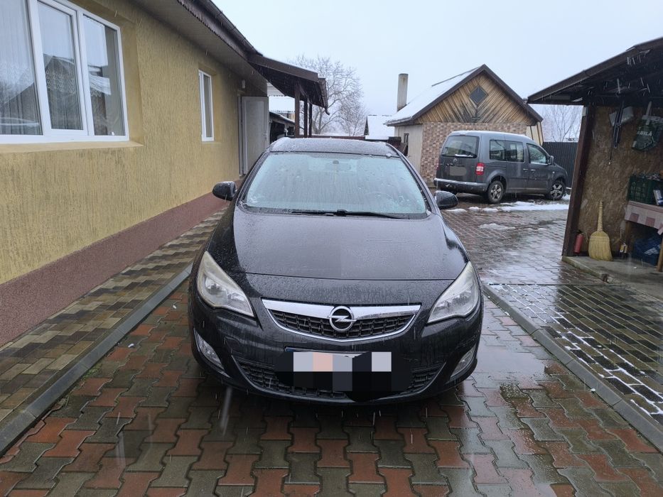 Opel Astra J 2012