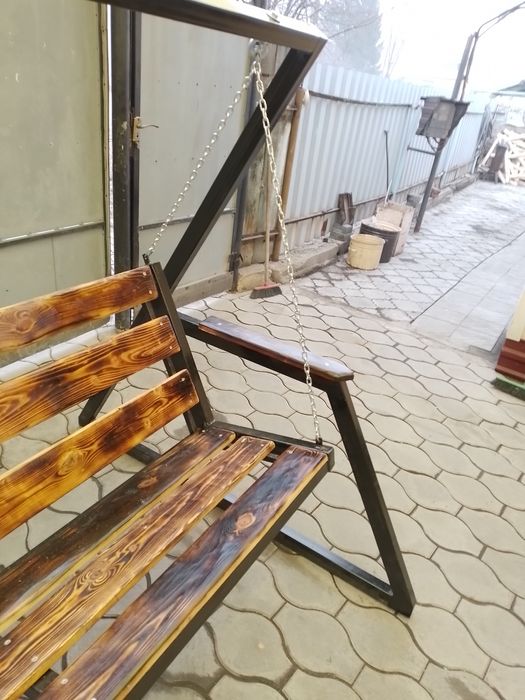 Продам садовую качелю