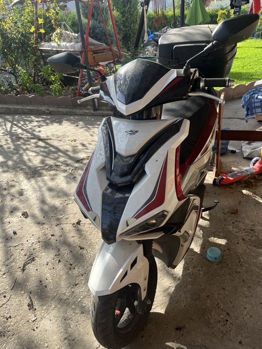 Vand scuter electric