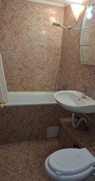 Inchiriez apartament cu 2 camere Prima Shop