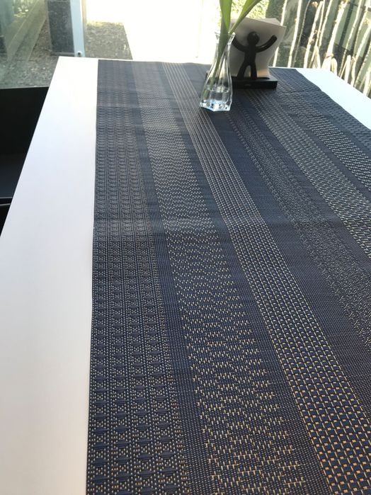 Traversa pentru masa