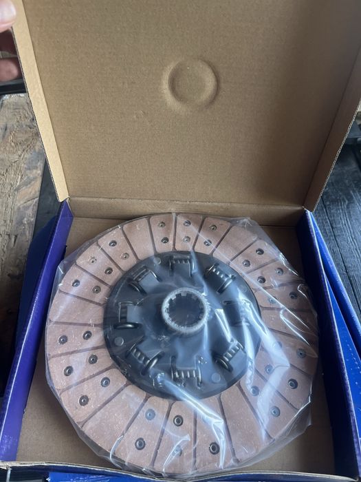 Продавам съединител за уаз