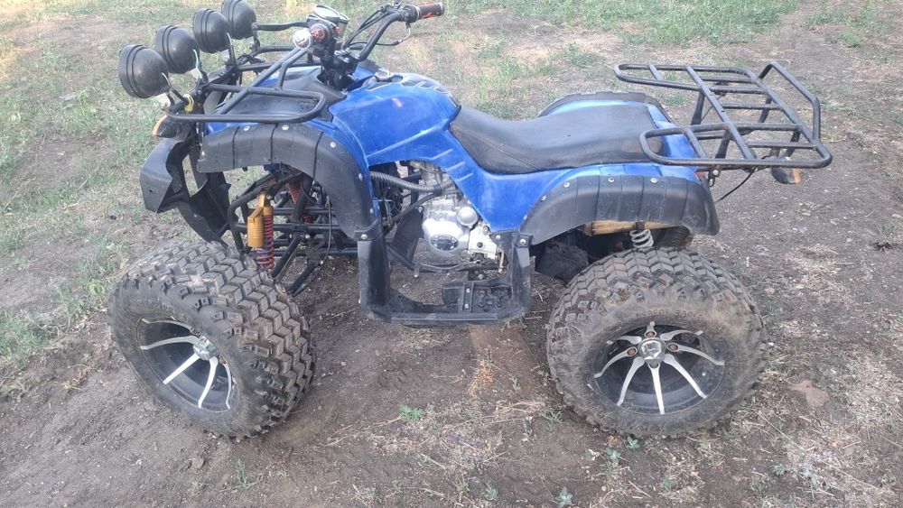 Продам квадрик 200 кубов