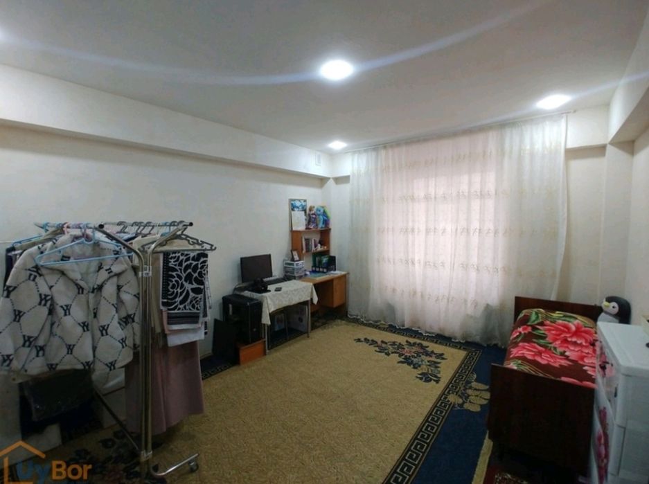 Кибрайский район Кирпичный угловой часть дома 3-этажный 5-комнат 3,3-с