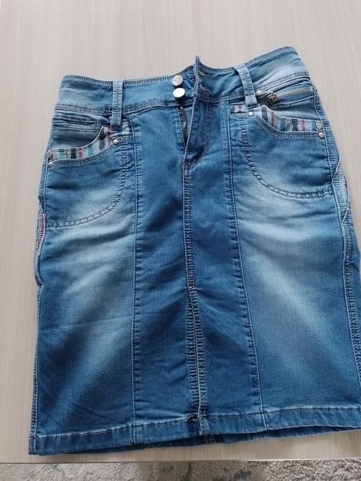 Продаб джинсовую юбку
