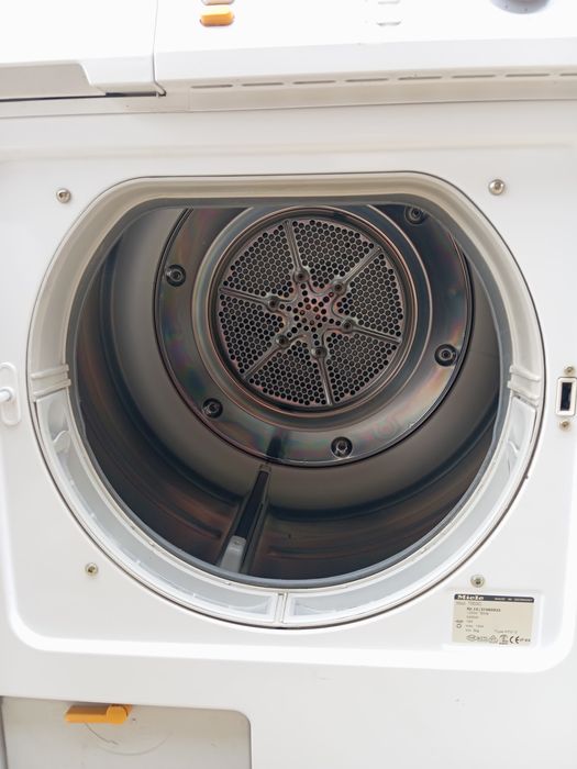 Продавам Сушилня Миеле