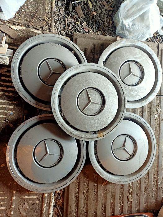 Продам колпаки на мерс  оригенал