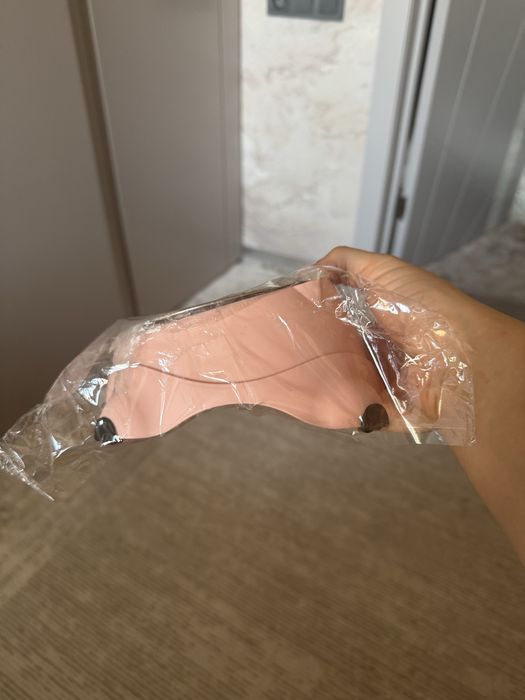 Корм учун идиш мушукларга