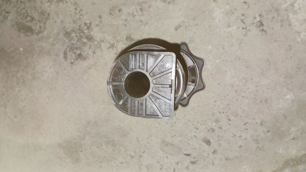 Механизъм затягащ и фиксиращ резервна гума на Ауди А4,Б6