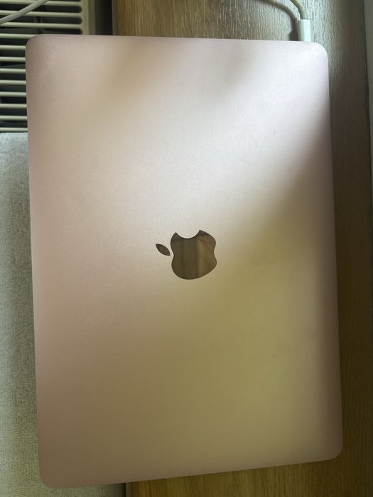 MacBook Retina 12” 2016 Rose Gold | 8GB RAM | 256GB SSD | Baterie foarte bună
