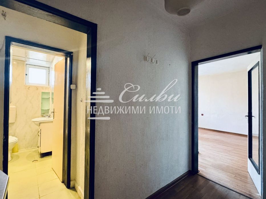 Продава се Едностаен апартамент в Шумен, Център - 40 кв.м за 1975 €/кв.м - Снимка #7