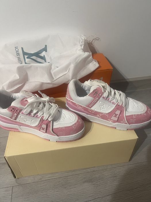 Papuci louis vuitton contrafacuti