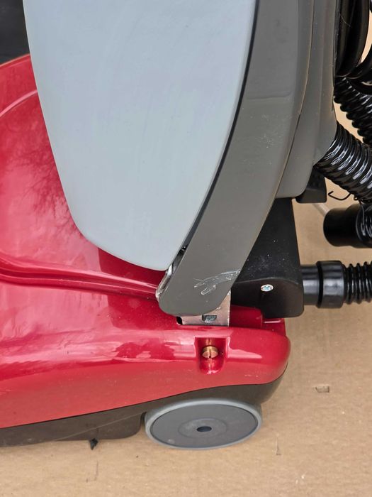 Masina pentru spalat si aspirat pardoseli CRYSTAL CLEAN Lavor