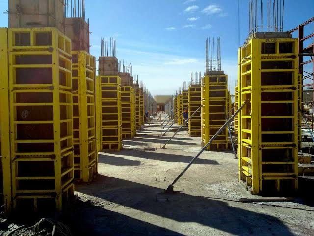 Колонны универсальные щиты