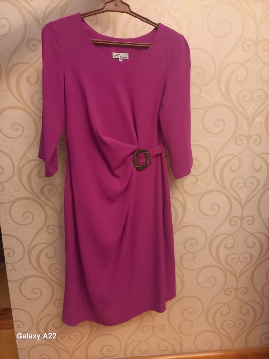 Платят   фирменный красивый  нарядный