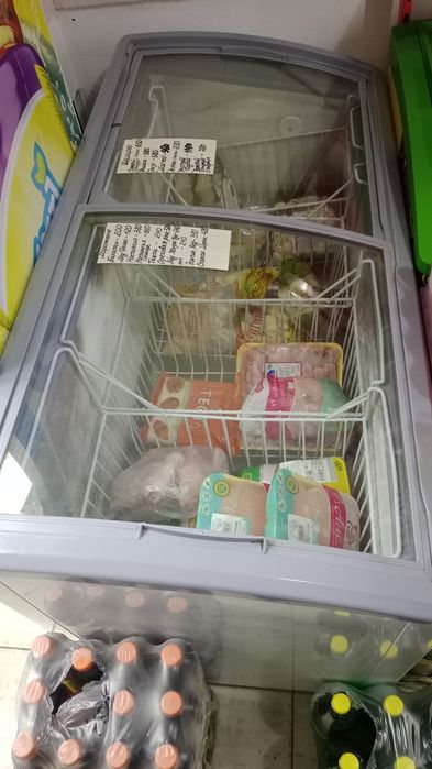 Продаётся витринный морозильник
