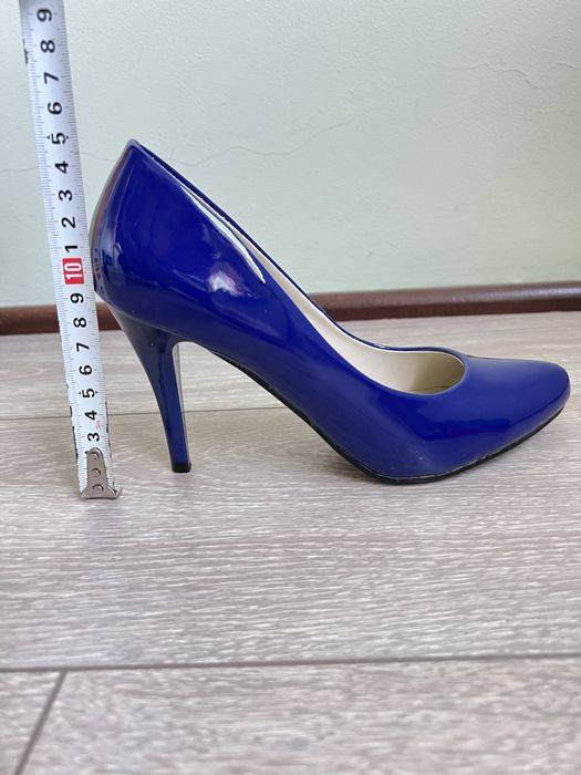 Pantofi albastri stiletto