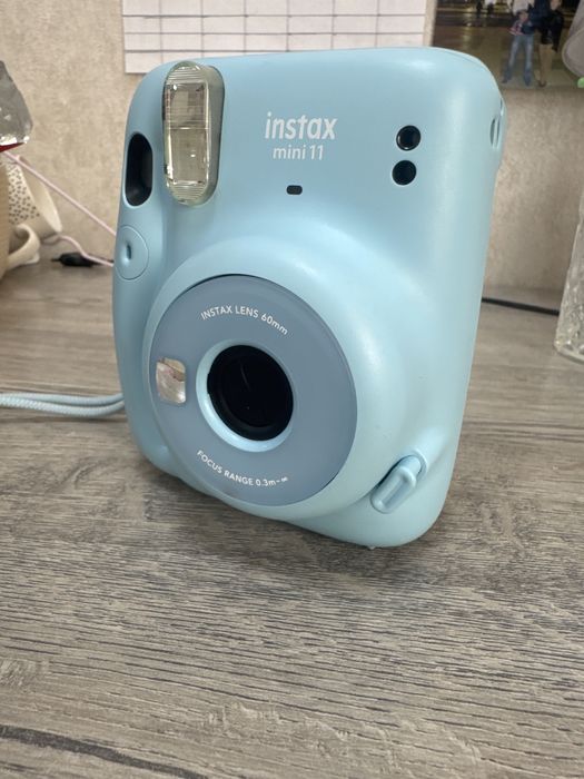 instax mini 11.