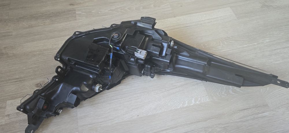 Far full led partea stanga toyota c-hr