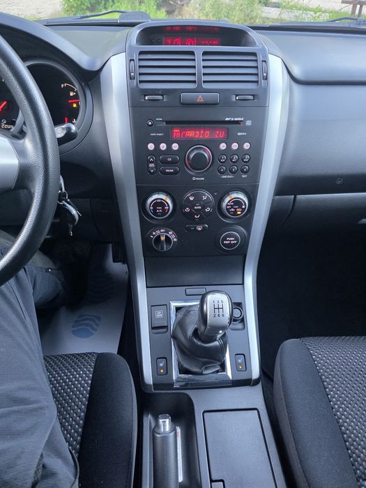 Suzuki Grand Vitara 2.0 Benzina + SET ROTI IARNA CADOU