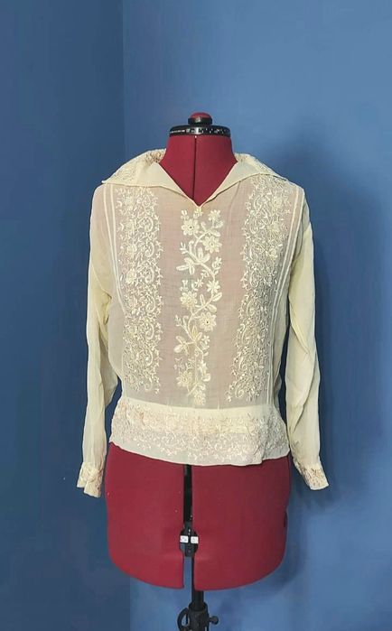 Ie traditional romaneasca