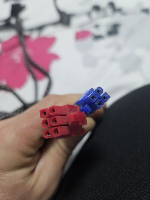 Vând sursa nox 500w.