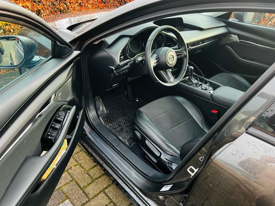 Mazda 3 - 180hp - sedan