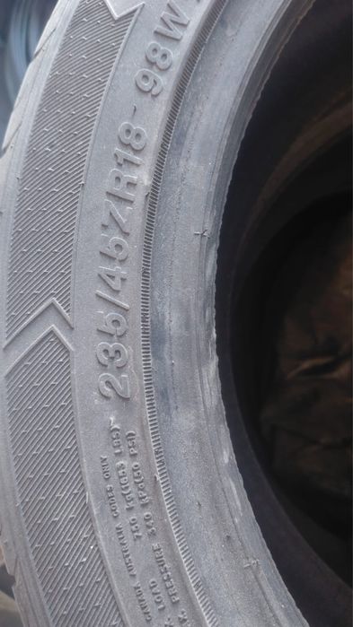 Продам шины 235/45-18