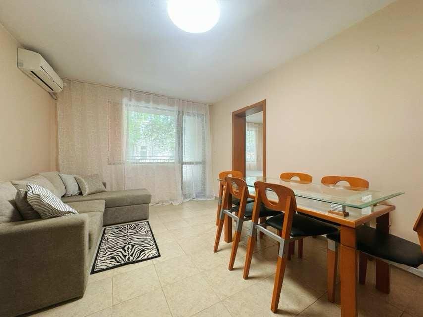 Дава се под наем Двустаен апартамент в Варна, Център - 60 кв.м за 700 € - Снимка #1