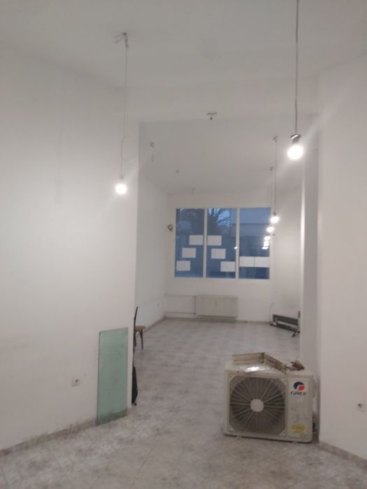 Дава се под наем Магазин в София, Гео Милев - 88 кв.м за 714 € - Снимка #1