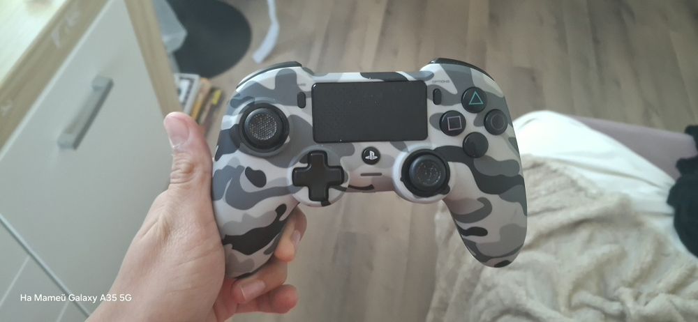 Ps4 1.5 TB + волан thrustmaster t80