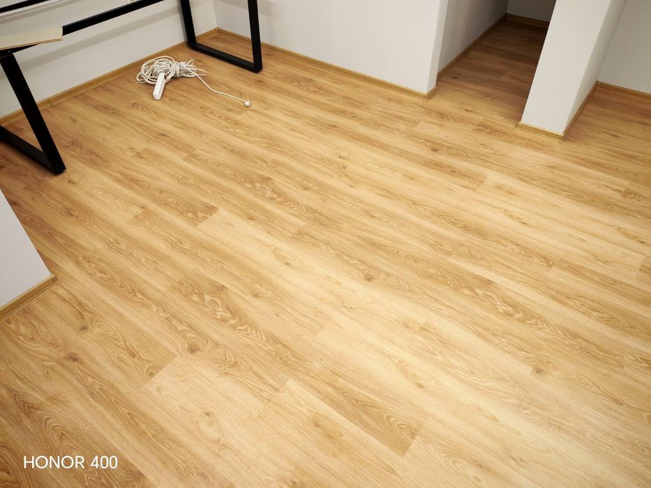 Професионален монтаж на паркет и первази