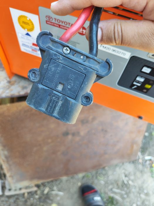 Зарядна станция(24V 30A)за промишлени батерии