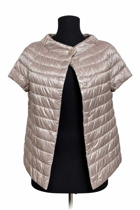 Vesta dama marca Herno