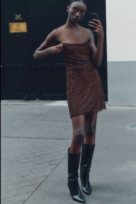 Вайръл винено червена рокля на Zara в М размер, с етикет