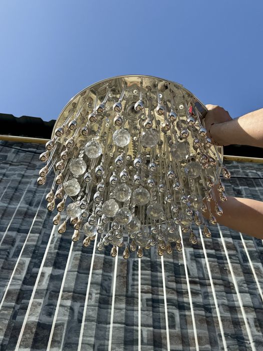 Продам люстру недорого