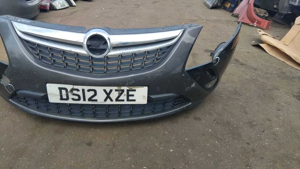 Bara fata Opel Zafira C an 2012